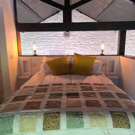 아파트 Mo's Loft At Platform's End *