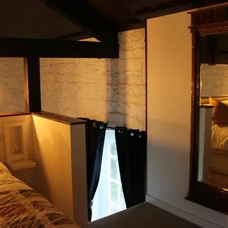 Mo's Loft At Platform's End