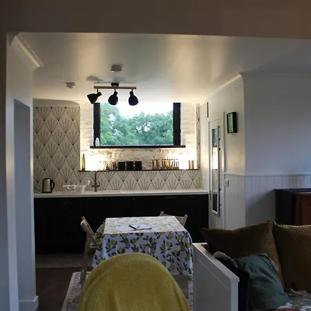 Mo's Loft At Platform's End