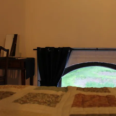 Mo's Loft At Platform's End Apartment