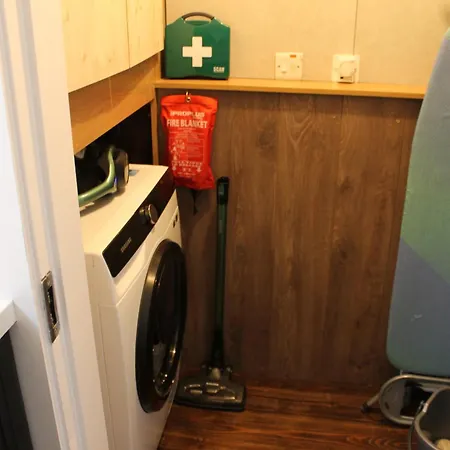 Mo's Loft At Platform's End *