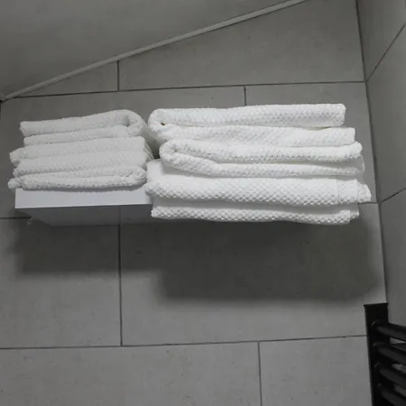 Mo's Loft At Platform's End 아파트 *