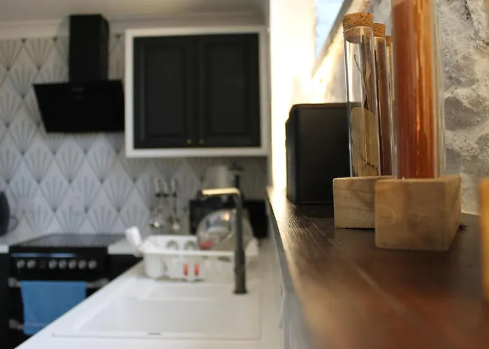 Mo's Loft At Platform's End *